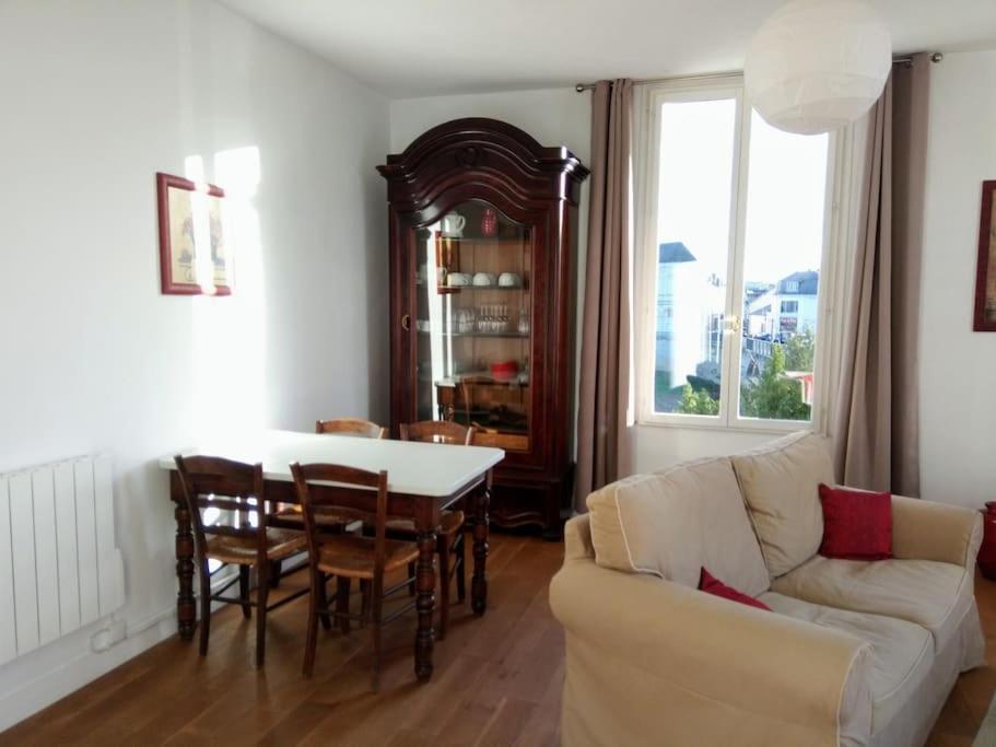 Le Nid De L'Ile Apartment Шинон Екстериор снимка